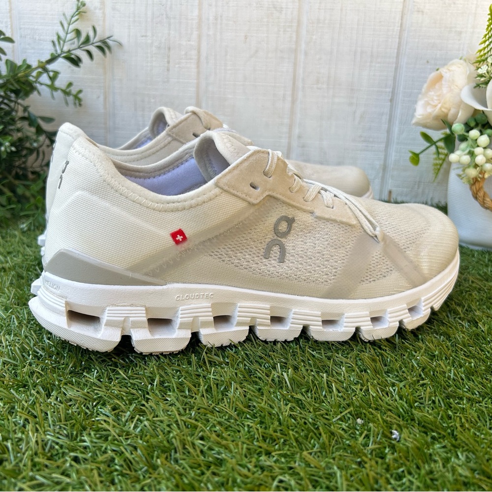 ON Cloud X 4 AD Athletic Shoe women 
$160 size 7.5 gently used
Color:White/ Wolf - Picture 9 of 16